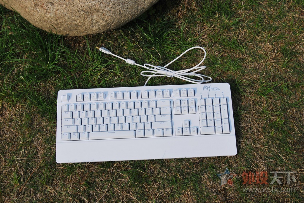 ������ƴ����С���RK Pro104 RGB��е��������