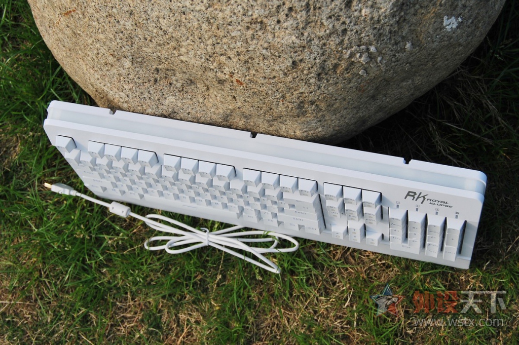 ������ƴ����С���RK Pro104 RGB��е��������