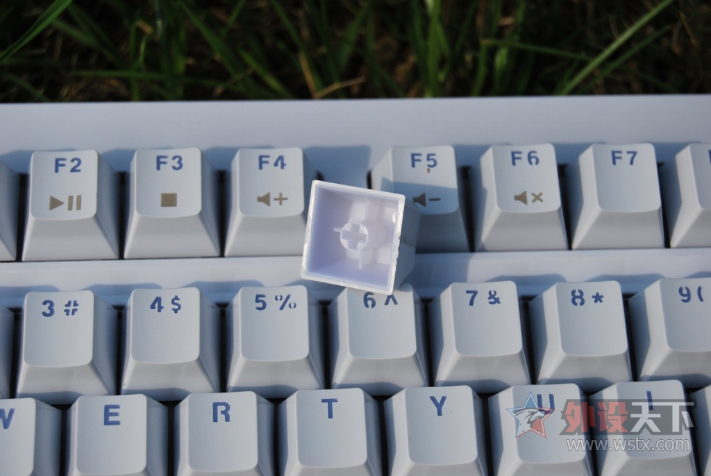 ������ƴ����С���RK Pro104 RGB��е��������