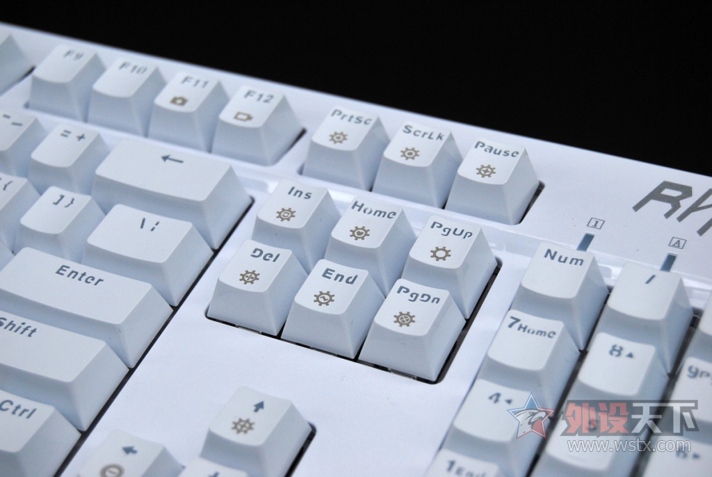 ������ƴ����С���RK Pro104 RGB��е��������