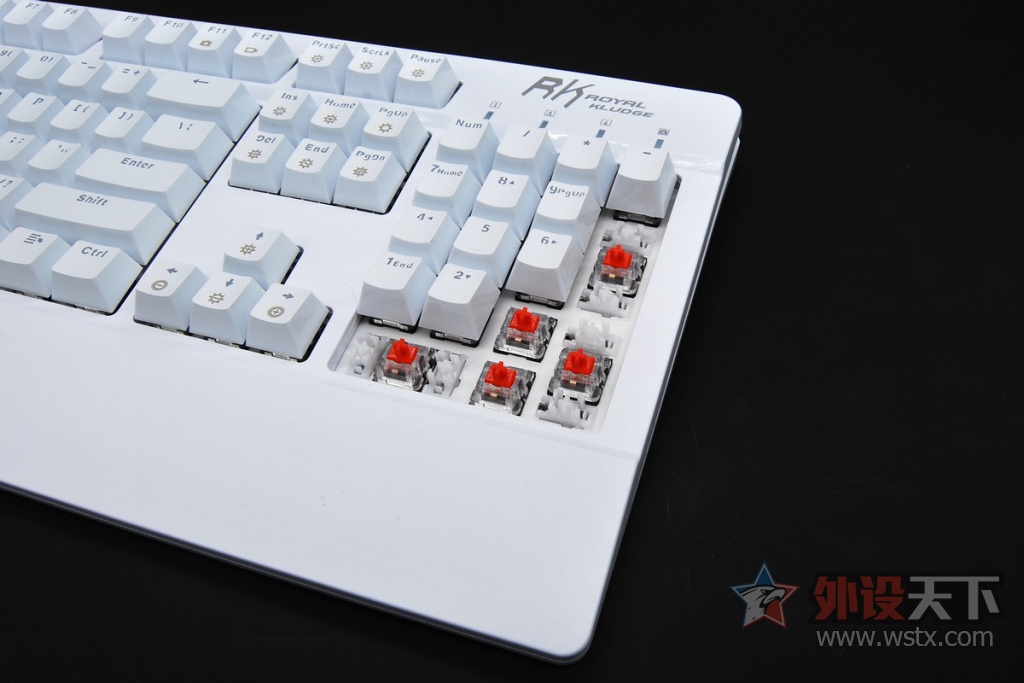 ������ƴ����С���RK Pro104 RGB��е��������