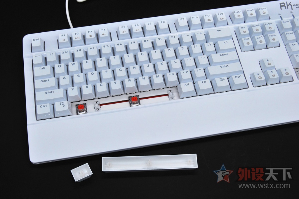 ������ƴ����С���RK Pro104 RGB��е��������