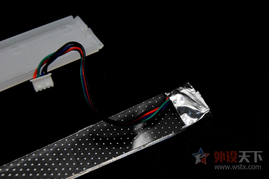 ������ƴ����С���RK Pro104 RGB��е��������