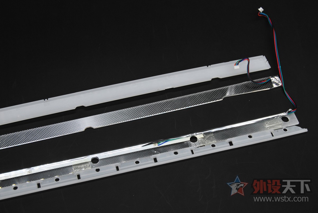 ������ƴ����С���RK Pro104 RGB��е��������