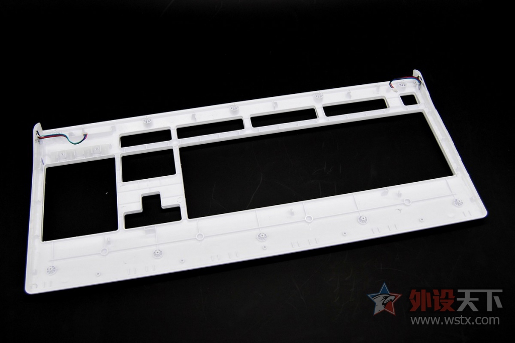 ������ƴ����С���RK Pro104 RGB��е��������