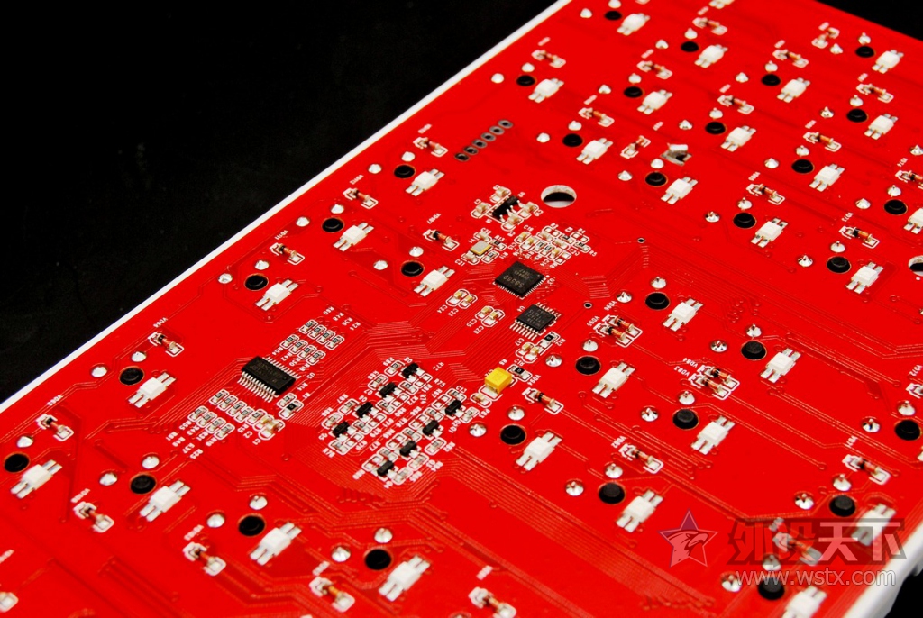 ������ƴ����С���RK Pro104 RGB��е��������