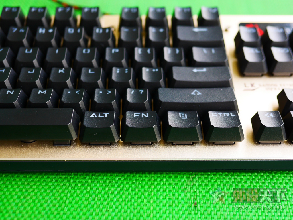 �ѹ��˿��ᣬѪ������������B840�羺���̲�����