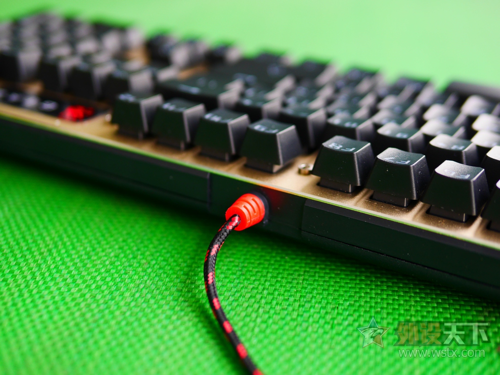 �ѹ��˿��ᣬѪ������������B840�羺���̲�����