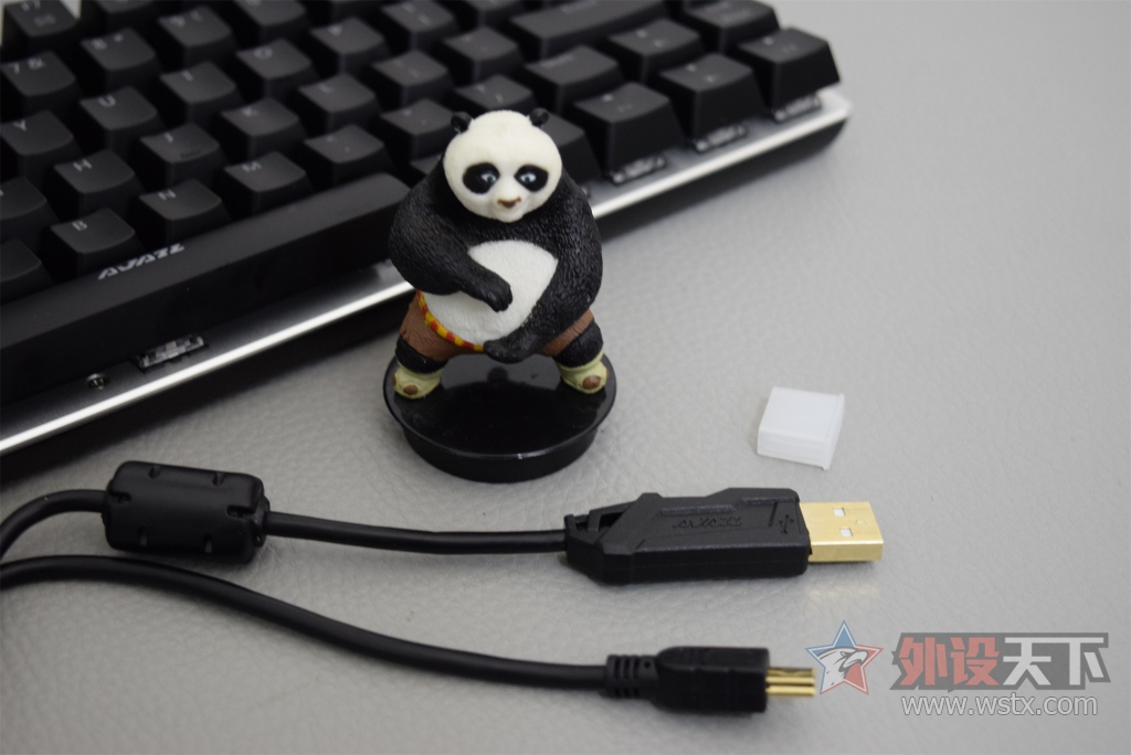 СְԱ�Ŀ���������ھ� AK33S ����� + LINDY��