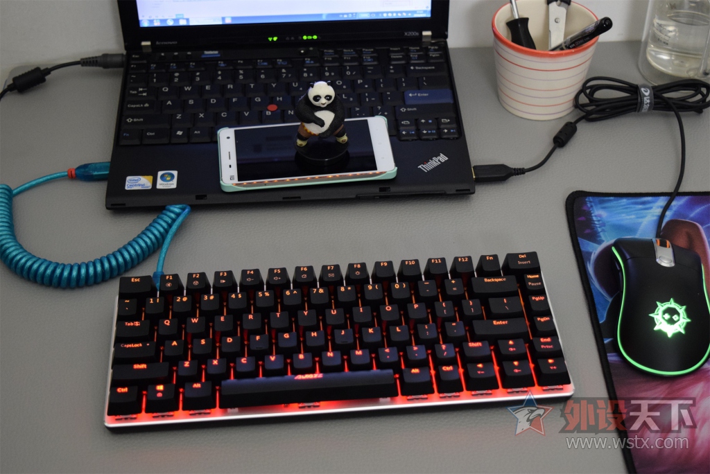 СְԱ�Ŀ���������ھ� AK33S ����� + LINDY��