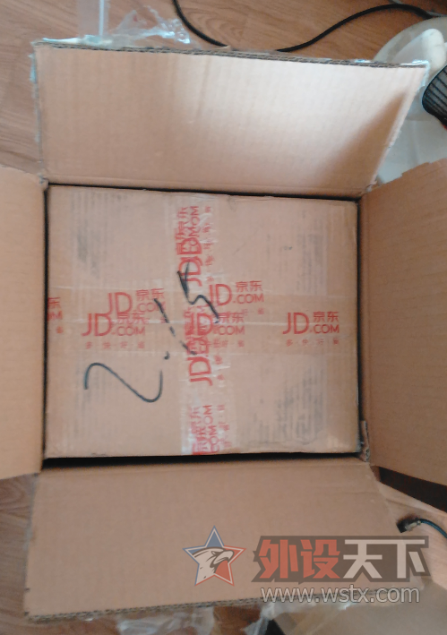 �����ա� ���� JBL 305 �������䣬����1����