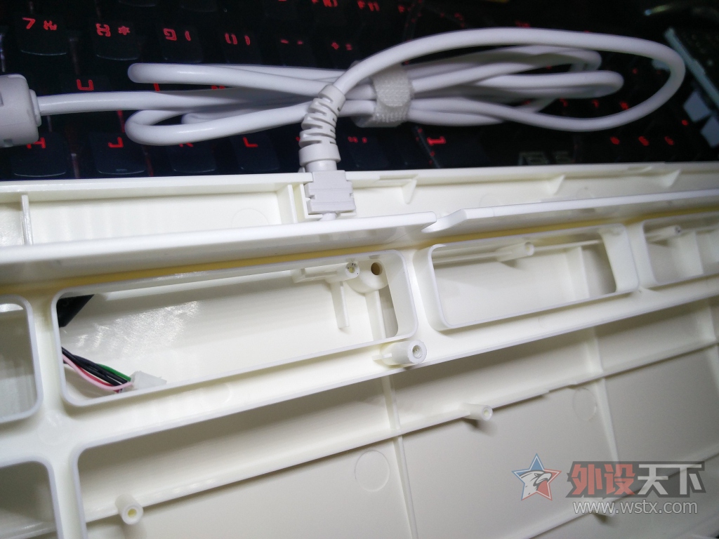 �չ�E300 RGB��⼰�չ�ʺ��ñͼƬ���� 300Ԫ��λ����һʵ������