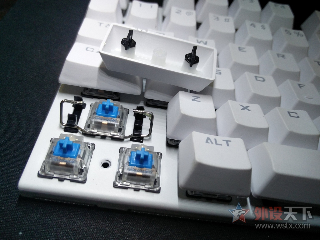 �չ�E300 RGB��⼰�չ�ʺ��ñͼƬ���� 300Ԫ��λ����һʵ������