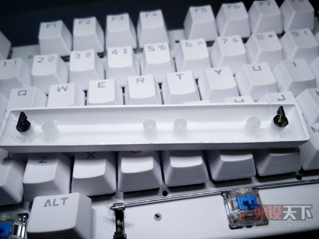 �չ�E300 RGB��⼰�չ�ʺ��ñͼƬ���� 300Ԫ��λ����һʵ������
