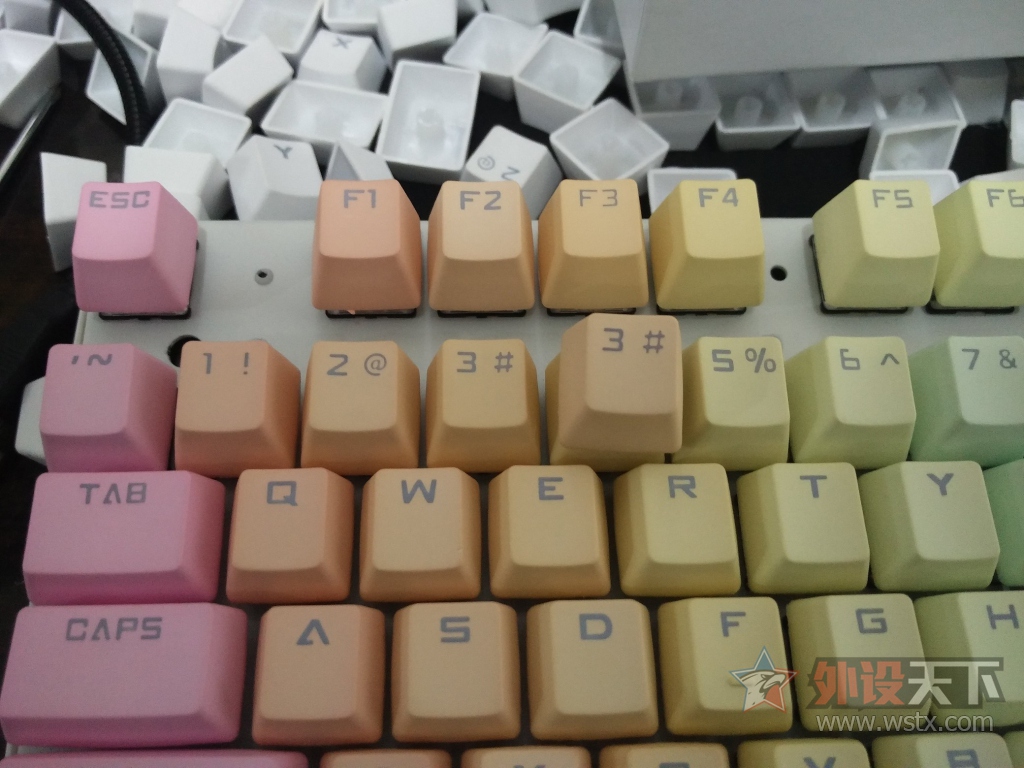 �չ�E300 RGB��⼰�չ�ʺ��ñͼƬ���� 300Ԫ��λ����һʵ������