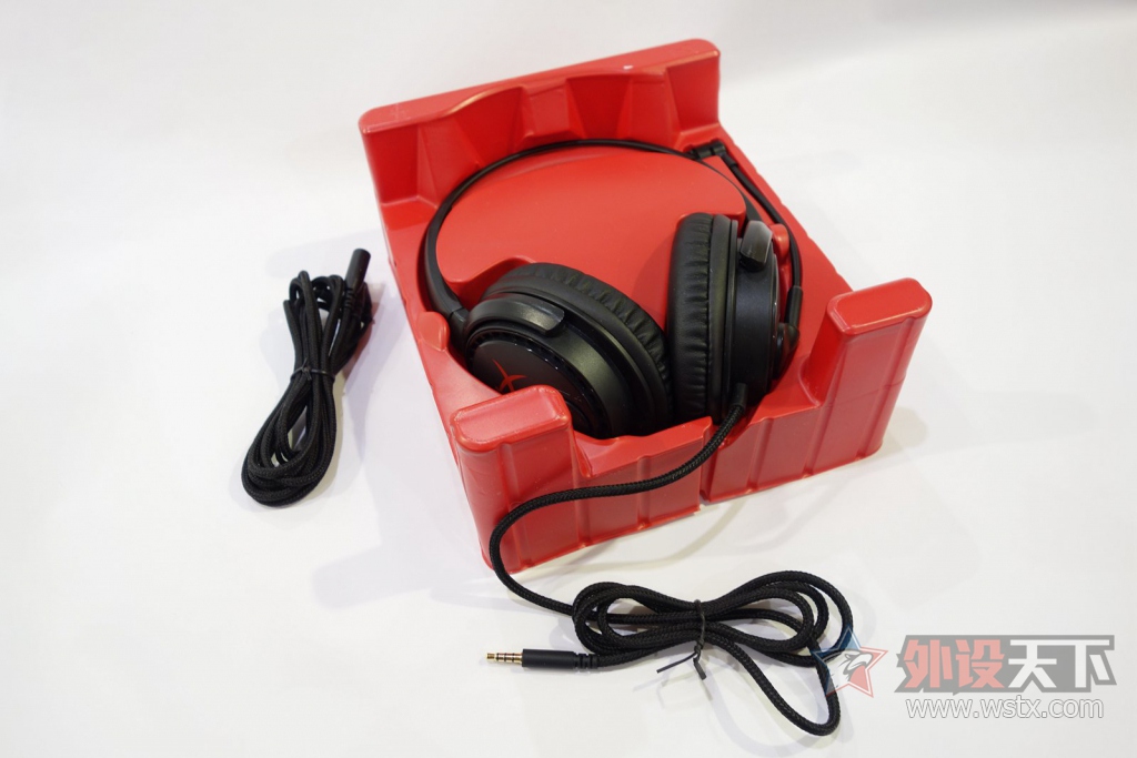 �������㣬��ʿ��HyperX Cloud Drone��������