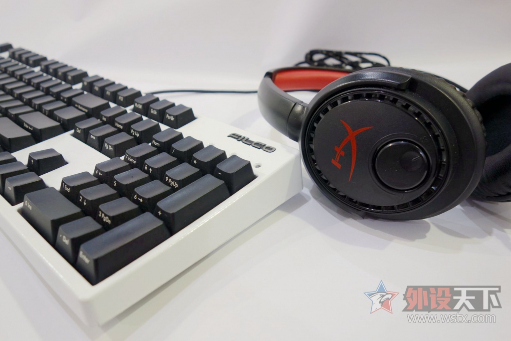 �������㣬��ʿ��HyperX Cloud Drone��������