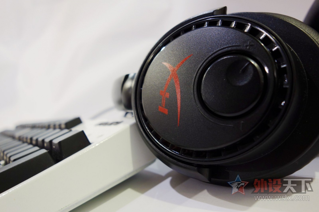 �������㣬��ʿ��HyperX Cloud Drone��������