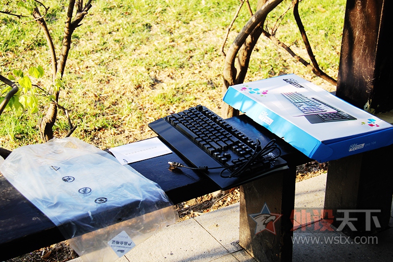 �����߱�����ݡ�RK PRO 104 RGB��е���̸��˸���