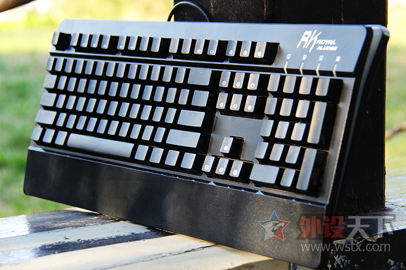 �����߱�����ݡ�RK PRO 104 RGB��е���̸��˸���
