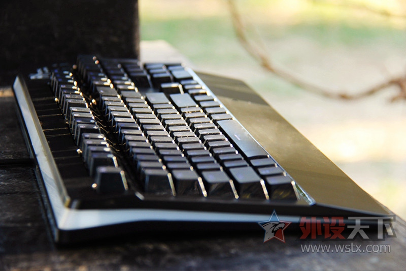 �����߱�����ݡ�RK PRO 104 RGB��е���̸��˸���