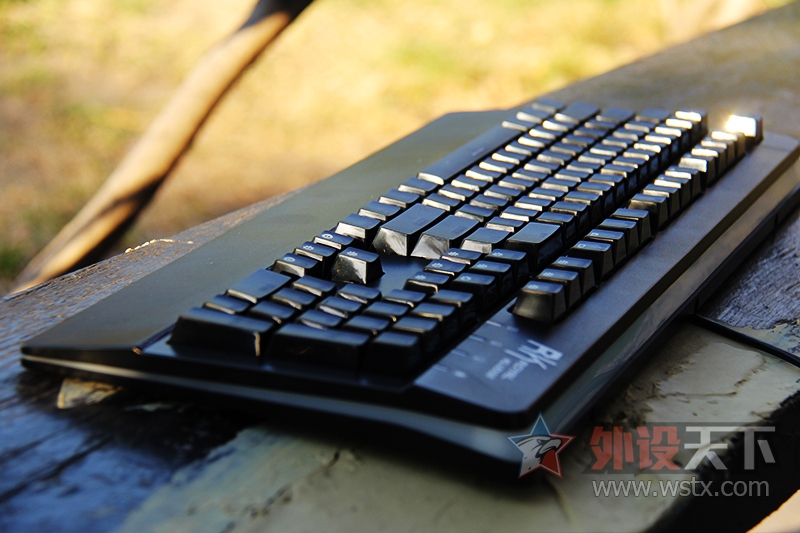 �����߱�����ݡ�RK PRO 104 RGB��е���̸��˸���