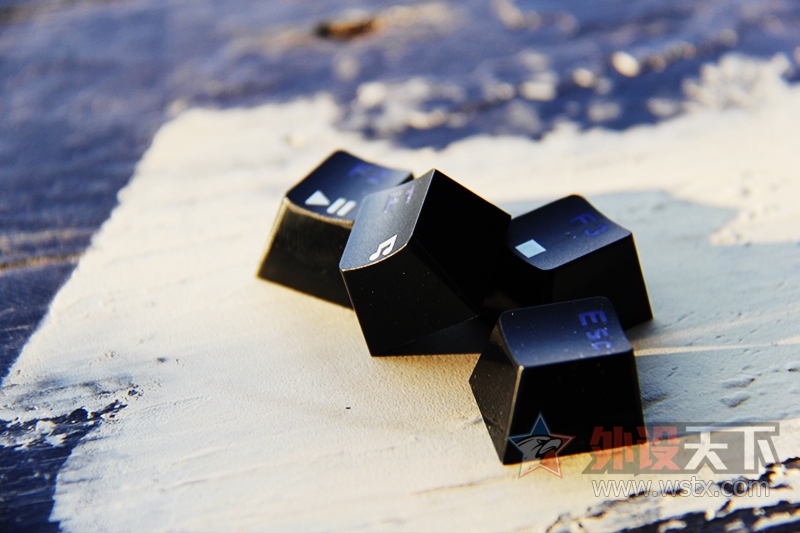 �����߱�����ݡ�RK PRO 104 RGB��е���̸��˸���