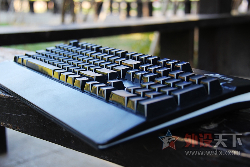 �����߱�����ݡ�RK PRO 104 RGB��е���̸��˸���