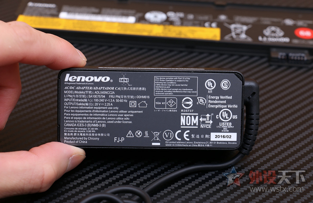 ���������룬���� ThinkPad T450s ���ֿ��������ڴ�С�ǣ�