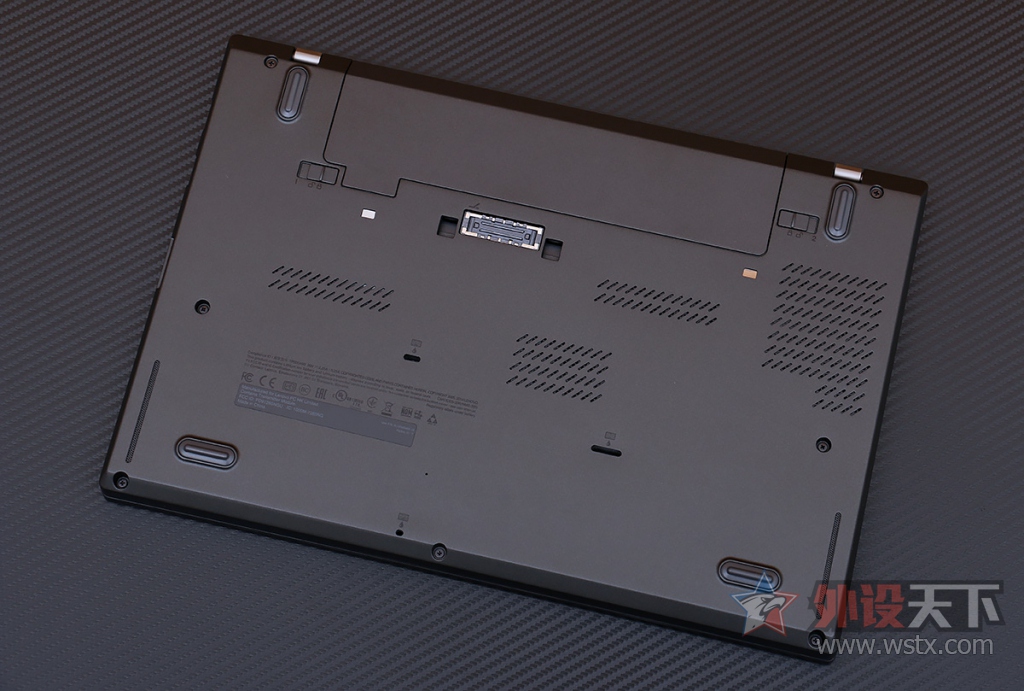���������룬���� ThinkPad T450s ���ֿ��������ڴ�С�ǣ�