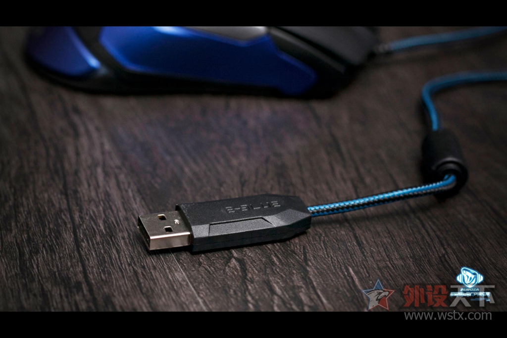 ���Ц����ԡ� E-3LUE M668������� [