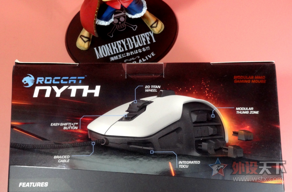 �������е�һ�Ρ������ֿ�DIYģ�黯���Roccat NYTH����+С��