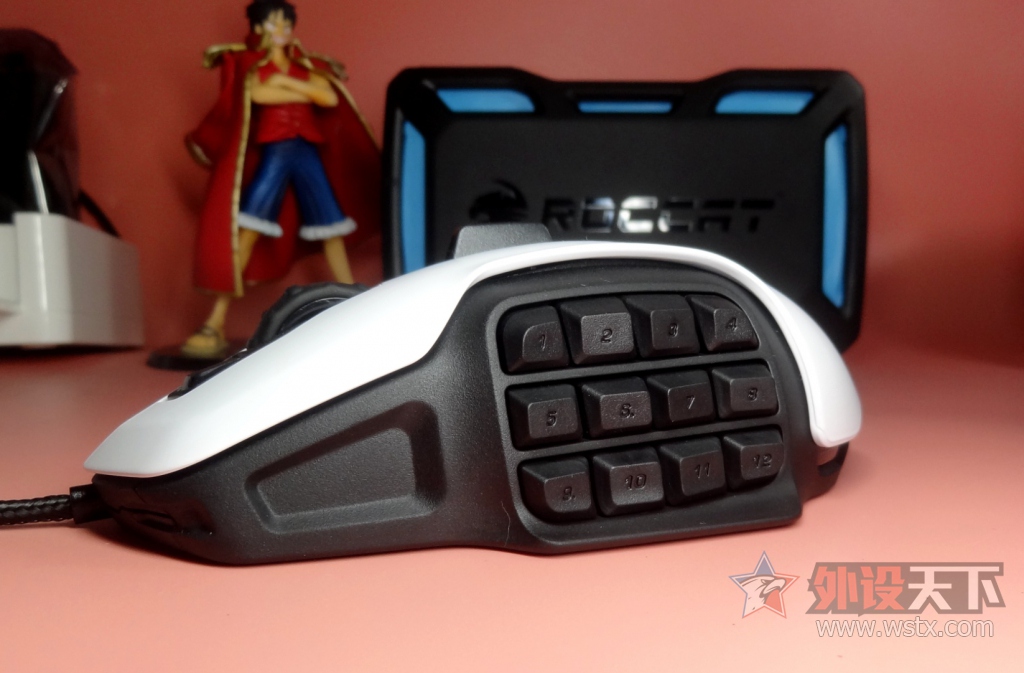 �������е�һ�Ρ������ֿ�DIYģ�黯���Roccat NYTH����+С��