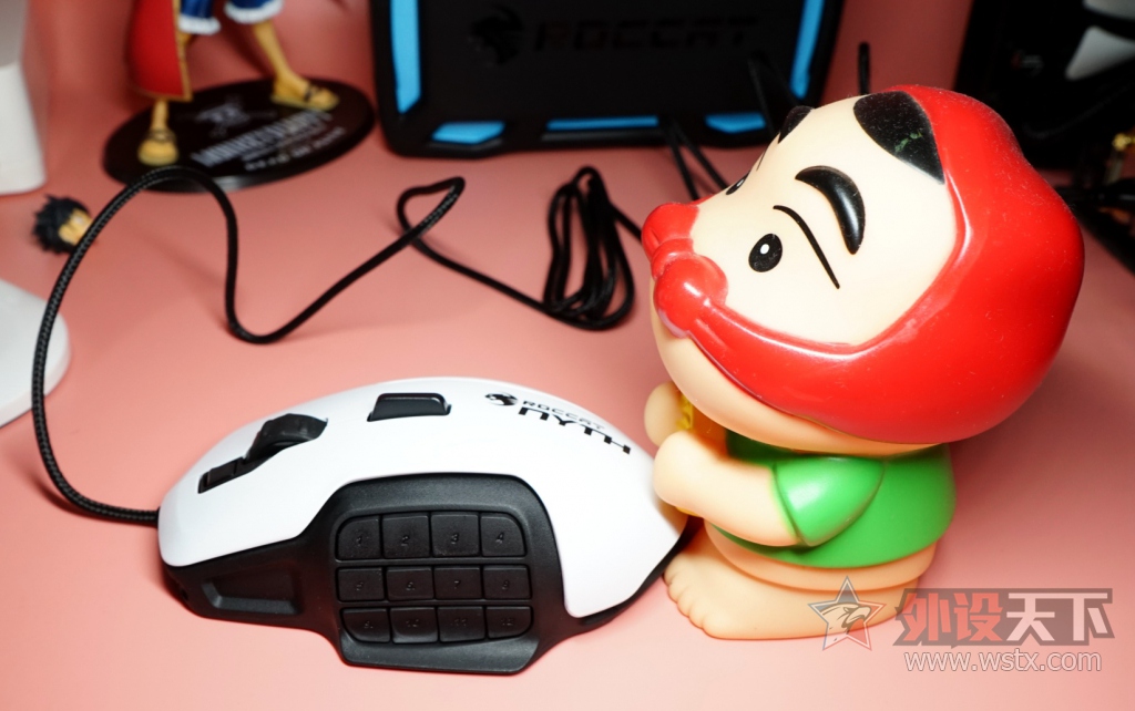 �������е�һ�Ρ������ֿ�DIYģ�黯���Roccat NYTH����+С��