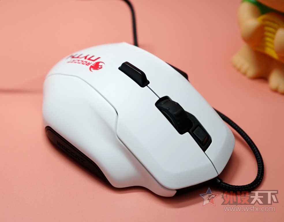 �������е�һ�Ρ������ֿ�DIYģ�黯���Roccat NYTH����+С��