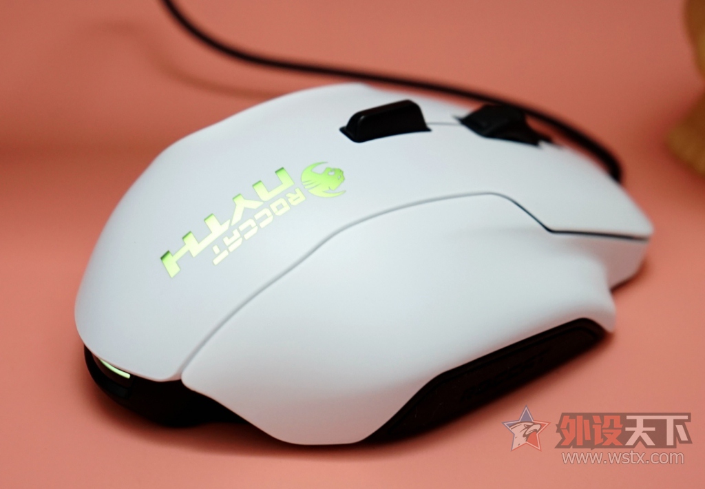 �������е�һ�Ρ������ֿ�DIYģ�黯���Roccat NYTH����+С��