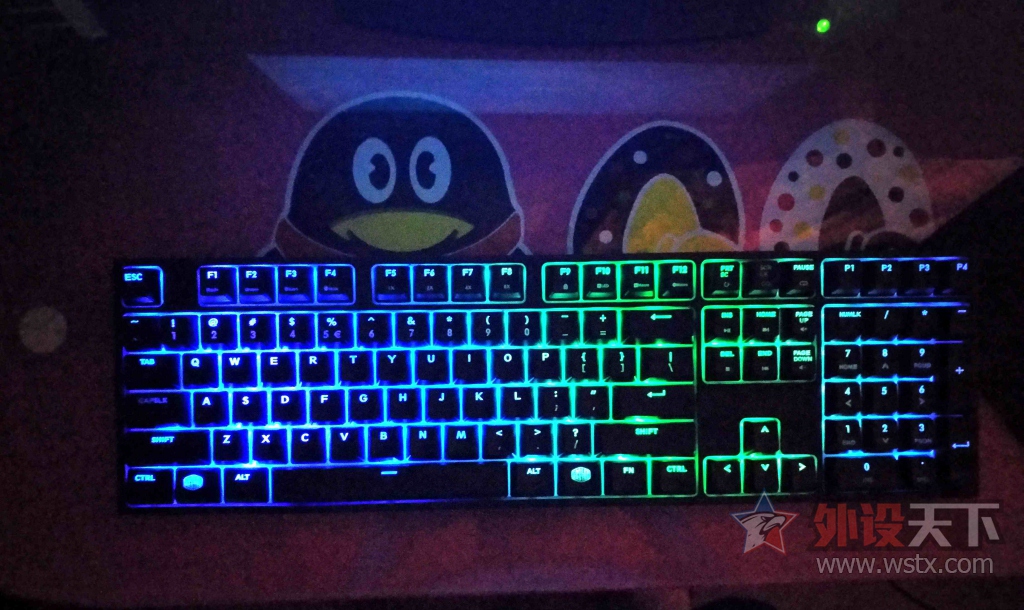 ������������ ����������ħ��֮�⡿����Masterkeys RGB PRO L��е���̼���