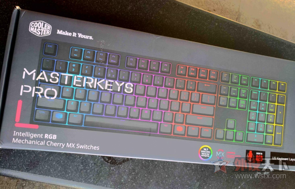 ������������ ����������ħ��֮�⡿����Masterkeys RGB PRO L��е���̼���