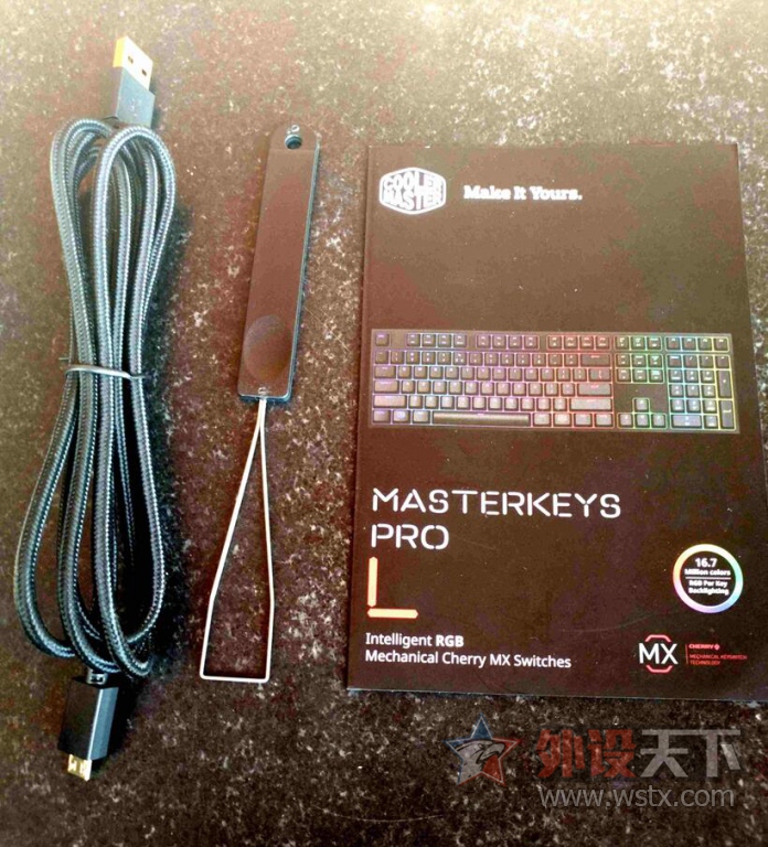 ������������ ����������ħ��֮�⡿����Masterkeys RGB PRO L��е���̼���