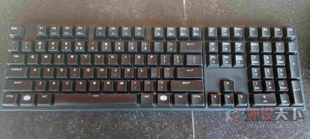 ������������ ����������ħ��֮�⡿����Masterkeys RGB PRO L��е���̼���