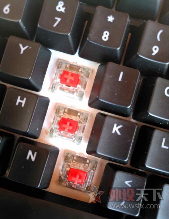 ������������ ����������ħ��֮�⡿����Masterkeys RGB PRO L��е���̼���