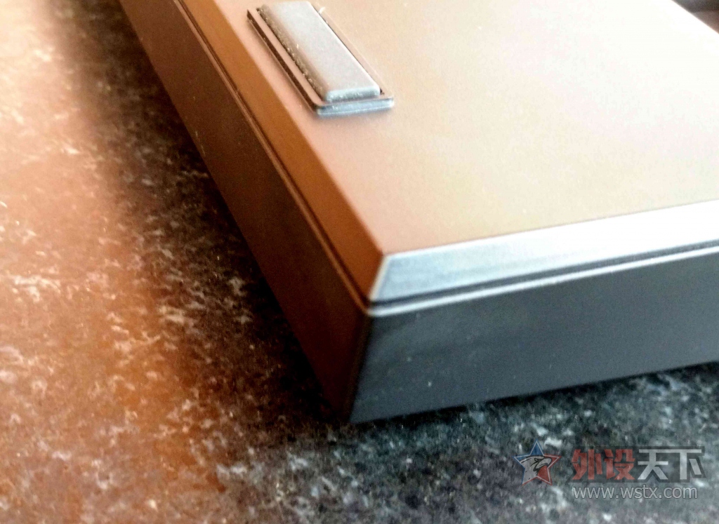 ������������ ����������ħ��֮�⡿����Masterkeys RGB PRO L��е���̼���