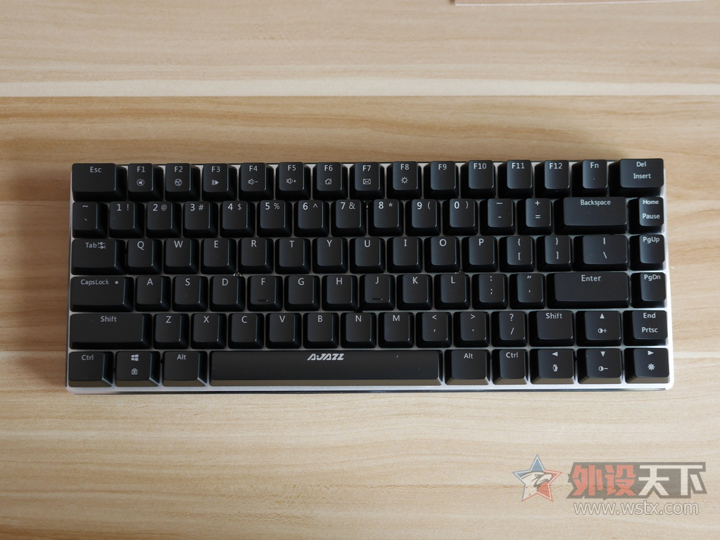 �ھ���Ajazz������AK33 RGB����ᱳ���е���̿������顾������ģʽ��Ƶ��