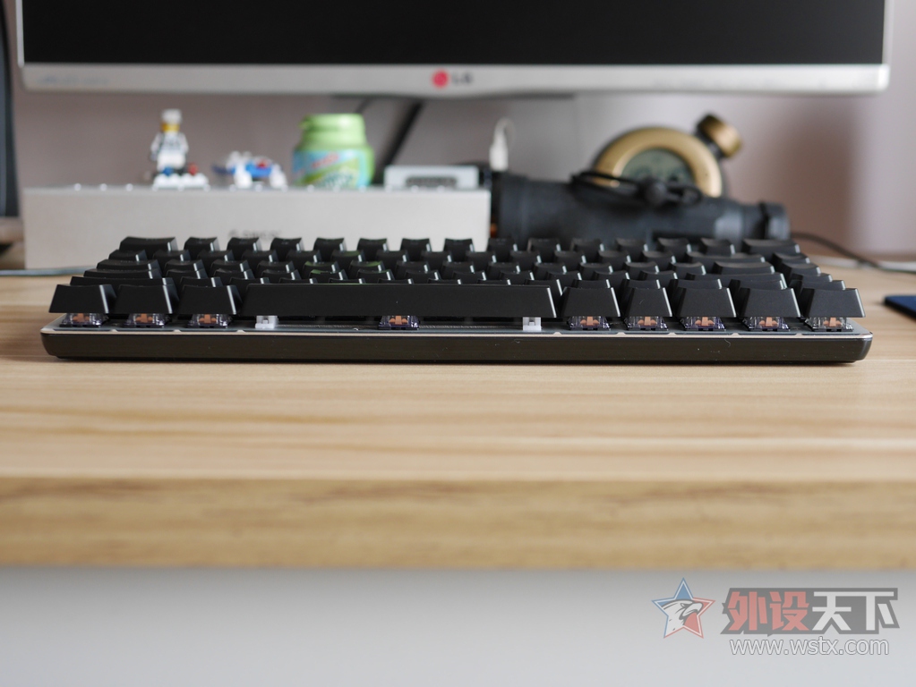 �ھ���Ajazz������AK33 RGB����ᱳ���е���̿������顾������ģʽ��Ƶ��