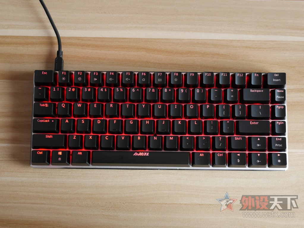 �ھ���Ajazz������AK33 RGB����ᱳ���е���̿������顾������ģʽ��Ƶ��