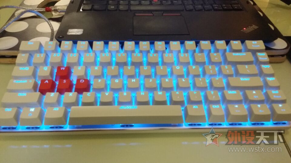 ��ɫ������Ч������
