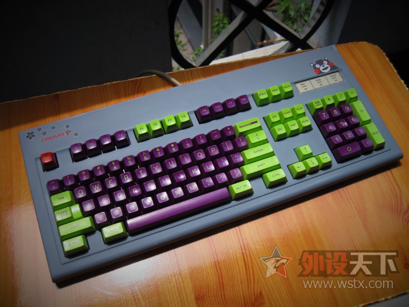 �����Ľ��� ����Plum87rgb��е������Anne pro����rgb��е���̺�������