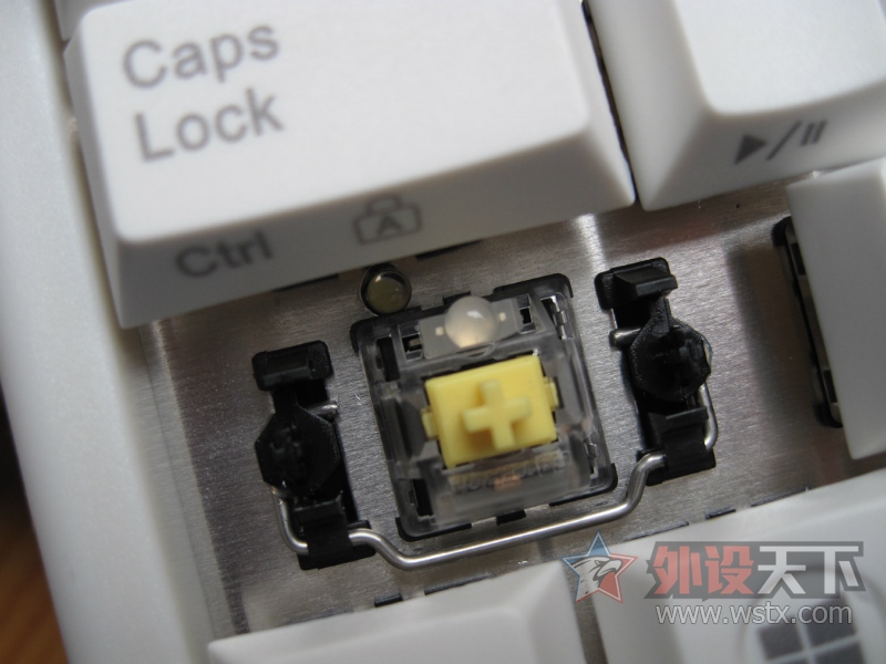 �����Ľ��� ����Plum87rgb��е������Anne pro����rgb��е���̺�������