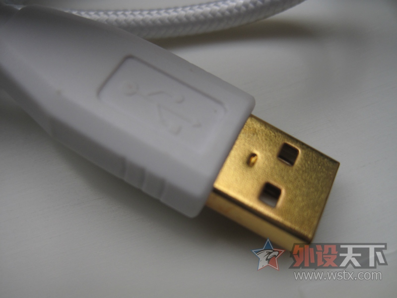 �����Ľ��� ����Plum87rgb��е������Anne pro����rgb��е���̺�������