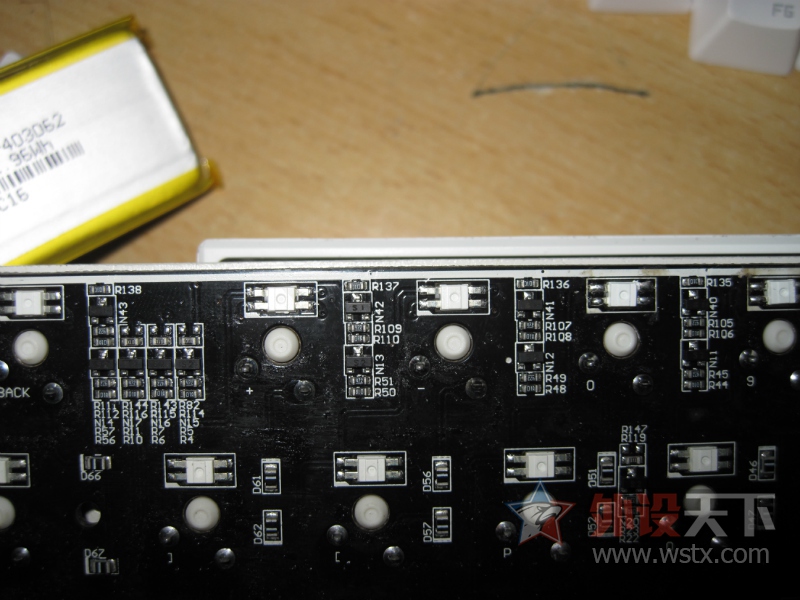 �����Ľ��� ����Plum87rgb��е������Anne pro����rgb��е���̺�������